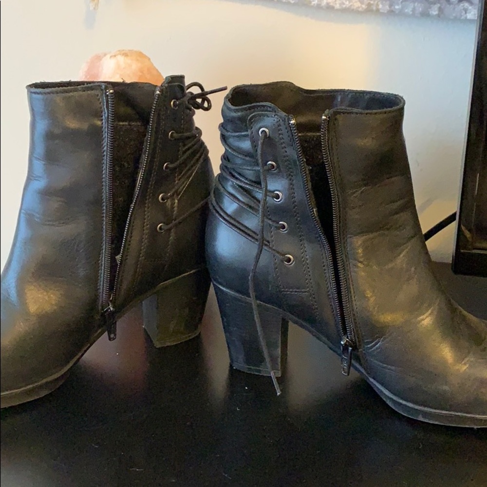 boots - Picture 4 of 6